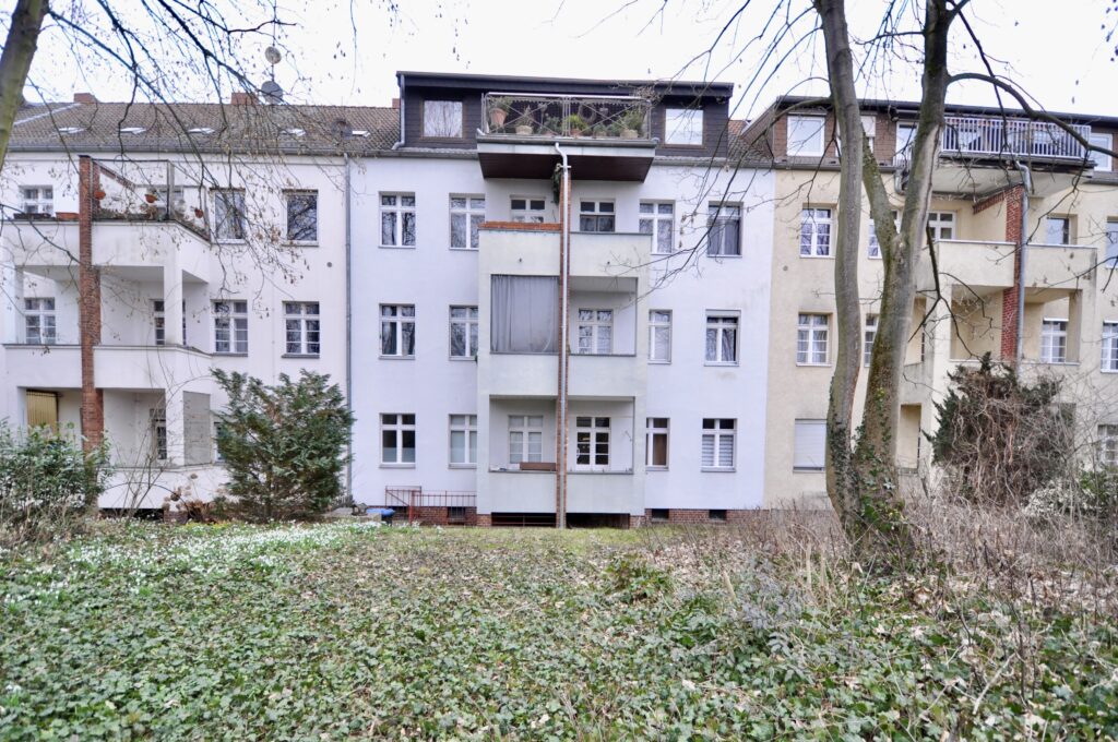 Hausansicht - Garten  III