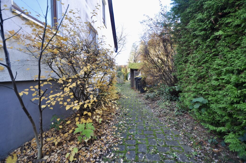 Durchgang zur Straße