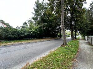 Straßenansicht Richtung Süden