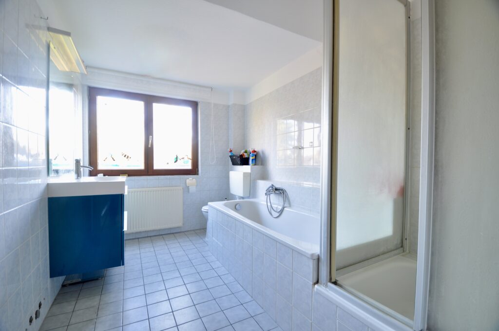 Wannen-Duschbad Obergeschoss