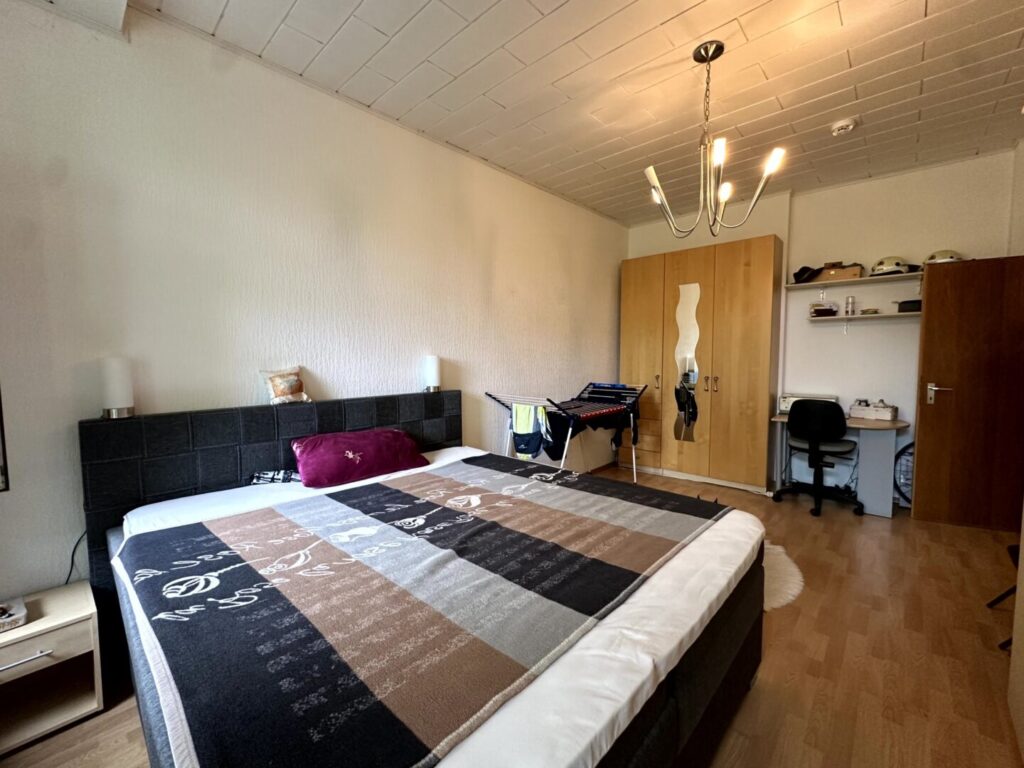 Schlafzimmer III