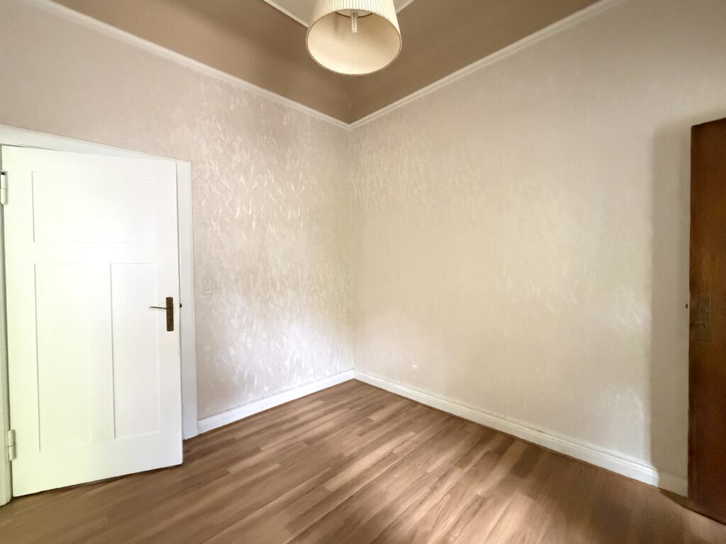 Durchgangszimmer III
