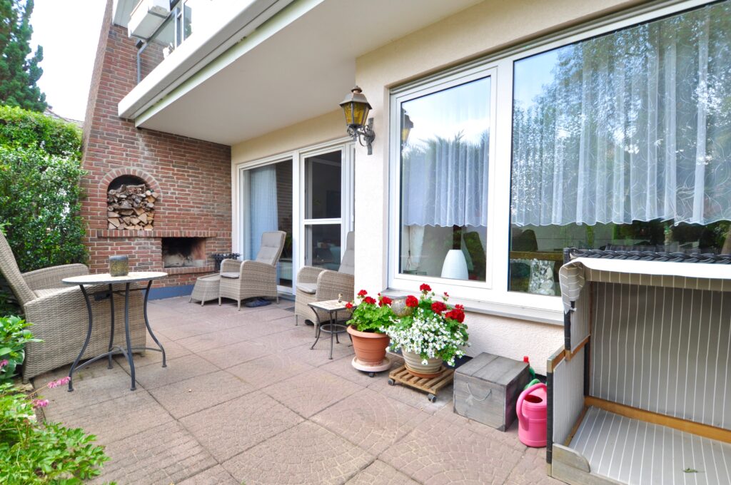 vordere Terrasse