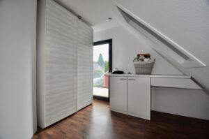 Ankleidezimmer am Schlafzimmer Obergeschoss