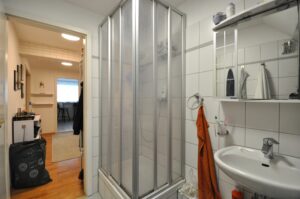 Badezimmer 2.OG - II