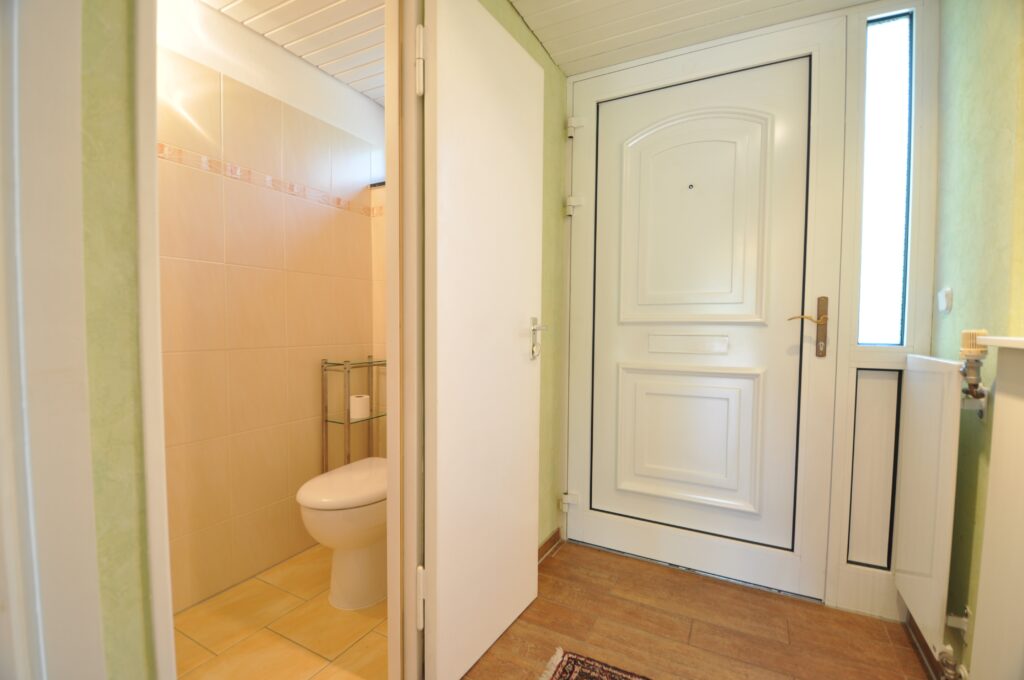 Eingangsbereich mit Gäste-WC