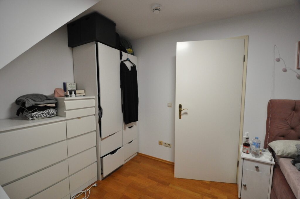 Schlafzimmer 2.OG - II