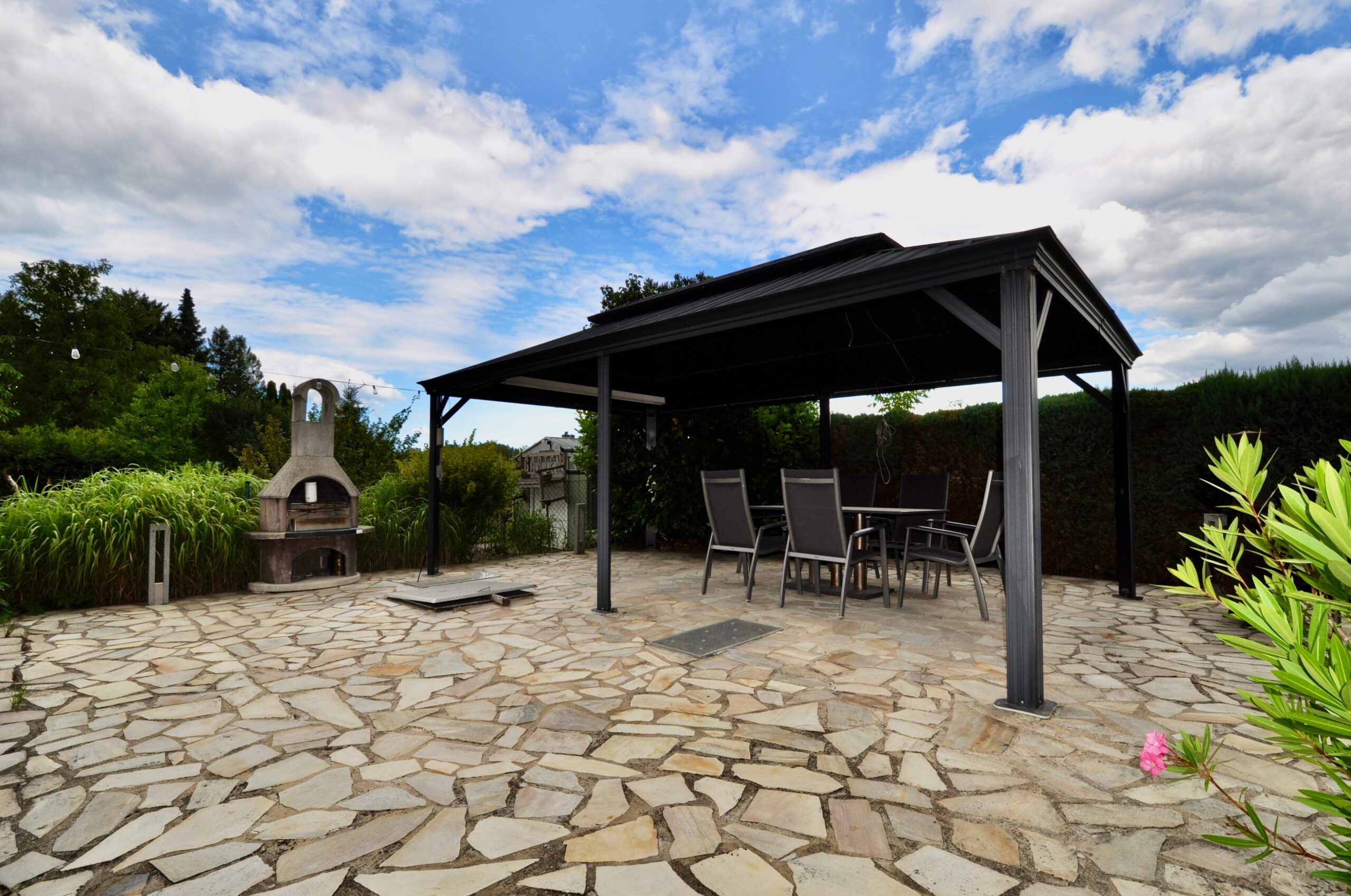 Terrasse am Pool I