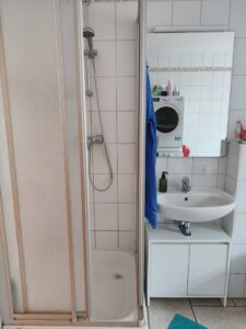 großes Badezimmer II